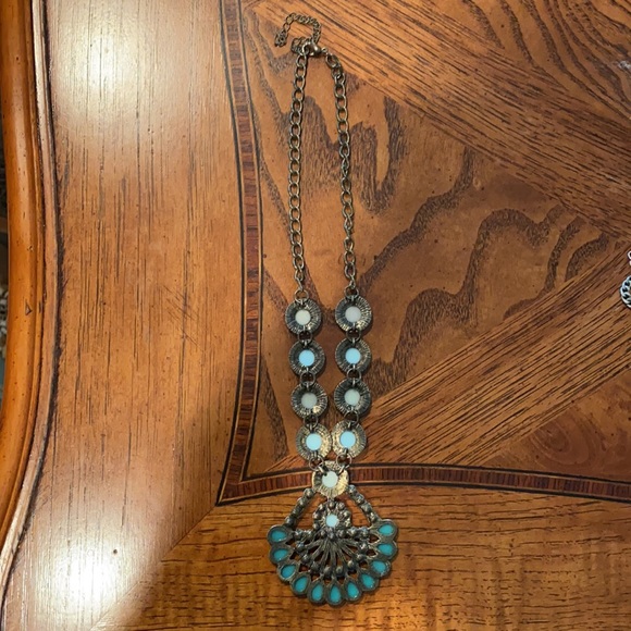Women’s Blue necklace - Picture 2 of 2